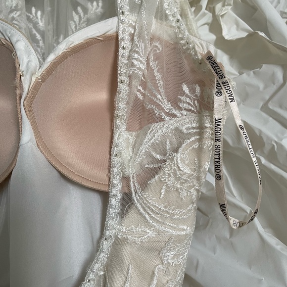 Maggie Sottero WEDDING DRESS - EUC! - Picture 3 of 13